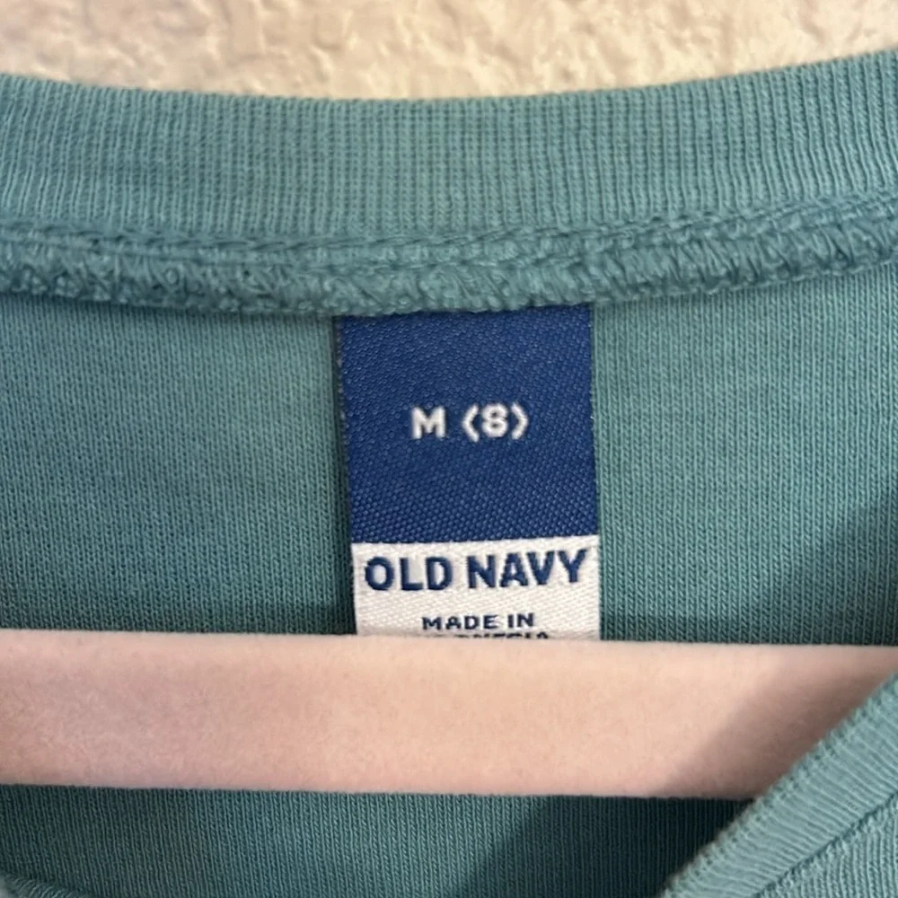 Girls Old Navy long sleeve top size medium.